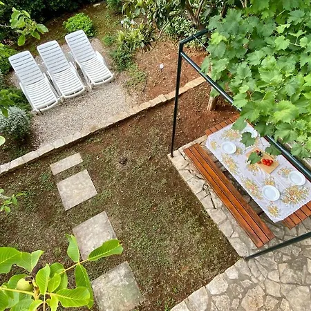 アパート Private Garden プーラ