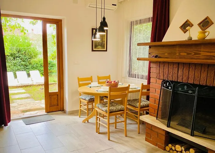 Bilini Garden פולה